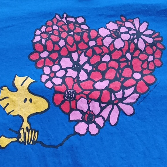 Woodstock Heart Graphic Tshirt - Picture 2 of 5